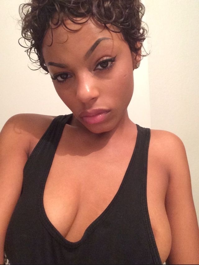 jesustheblackmexican:  My favorite blogger on tumblr 😍 she’s so beautiful 😘.