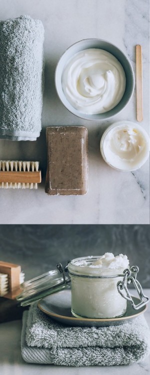 diychristmascrafts:DIY Easy 2 Ingredient Body ButterAll you need for this easy lotion is shea butter