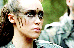 keepcalmimspidey:commandrlexa-blog:Commander Lexa + Sky People have no chillthis