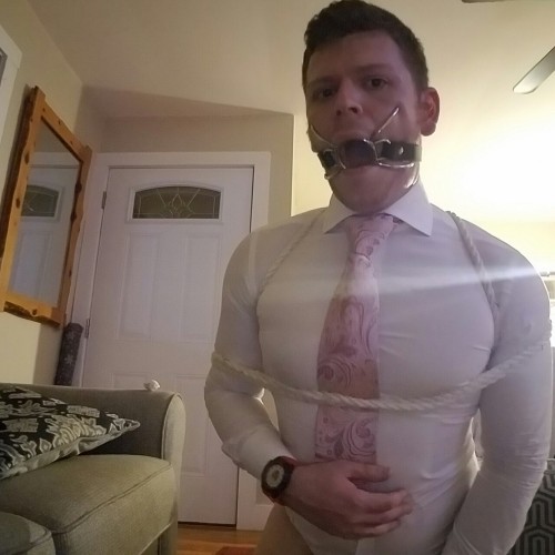 XXX suitbound25: I was ordered to take humiliating photo