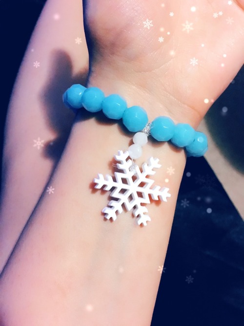 rosecrystarium:  Today was a productive day! First day of leg/butt workout and Henry and I made Mei’s bracelet!❄️💙 