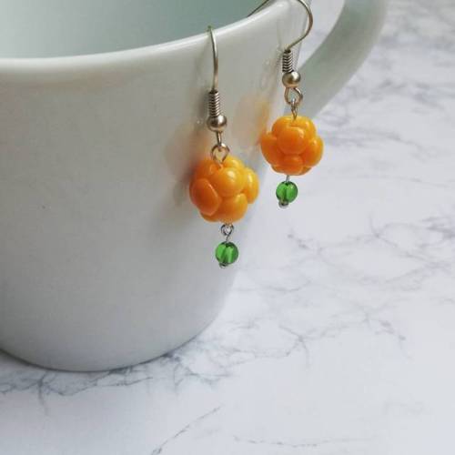 Cloudberry earrings #polymerclay #handmade #handgjordasmycken #earrings #hjortron #cloudberry