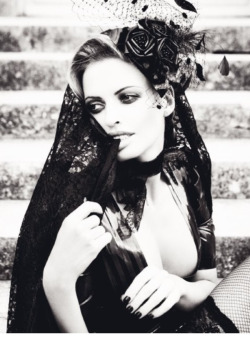 moniquebellavia:  Ellen Von Unwerth “The