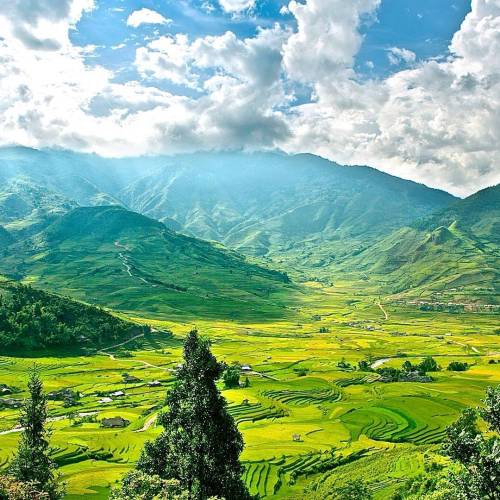 Sapa, Lao Cai #VietnamTag #Legendtravelgroup #sapa #Laocai #indochinalegend #visitsapa #visitvietnam