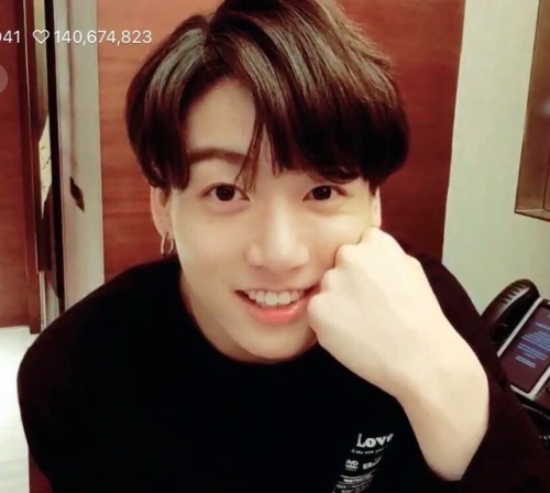 “ᴵ ᵃᵐ ⁿᵒᵗ ᵃ ᵇᵃᵇʸ”