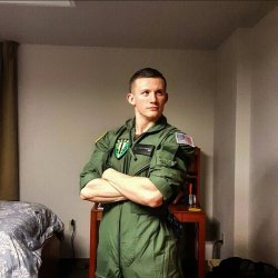 diksoutforharambaby:  navymen: Young sailor He’s just on point!   God damn #GIMB