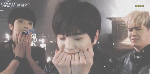 sungjongontop:  Sungjong’s aegyo ft. a shocked Sungyeol and a judging Hoya~ 
