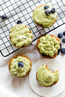 omg-yumtastic:  (Via: hoardingrecipes.tumblr.com) Matcha Frosted Coconut Blueberry Cupcakes   - Get this recipe and more http://bit.do/dGsN  I&rsquo;ll take one