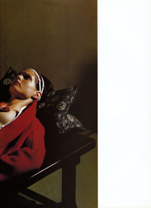 Vogue Paris, November 1999.“Geisha”Ph.Taryn Simon