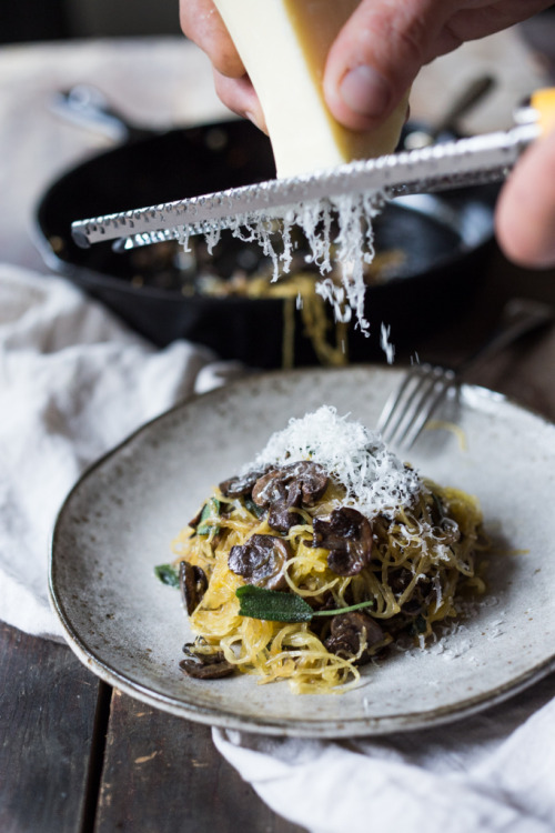 beautifulpicturesofhealthyfood: Roasted spaghetti squash with mushrooms, garlic & sage…RECIPE 