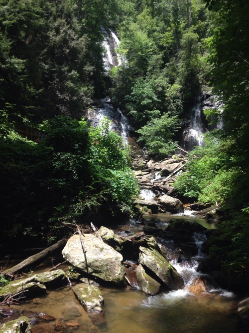 ambraden14: Minnehaha falls in Georgia @theadventurechild