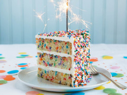 foodffs:  Ultimate Birthday Cake Really nice
