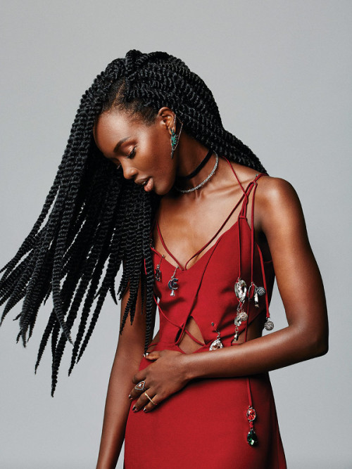 Elle Canada’s September issue has decided to use black models to show off the hairstyles  