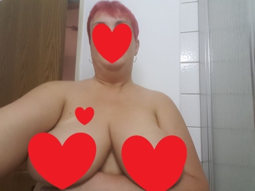 pinkcheesecakeprince: mollige-kontakte:  slutxxxposer:  slutxxxposer:  slutxxxposer:  slutxxxposer: 