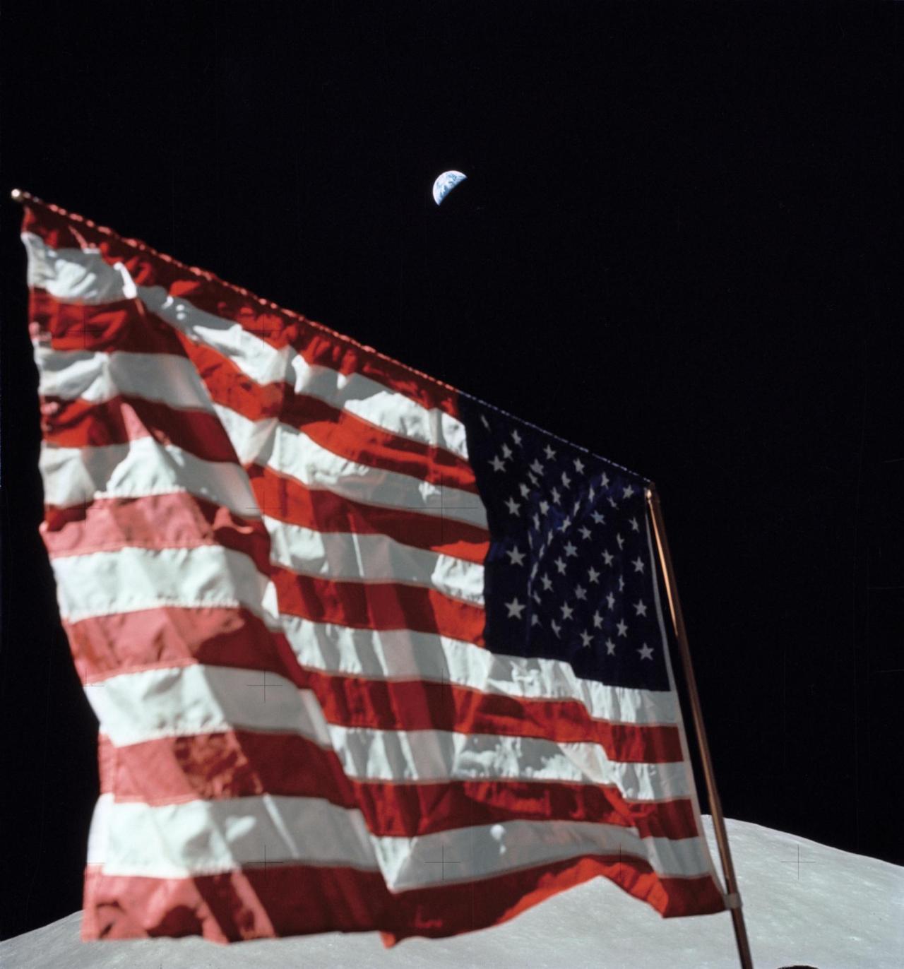 Zelfrespect Secretaris alcohol NASA — They Put a Flag on the Moon