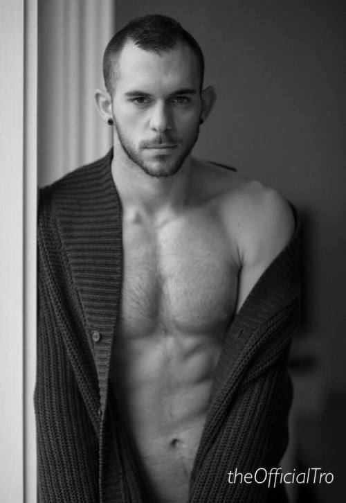 theofficialtro:  Photo by Joey Sbarro.