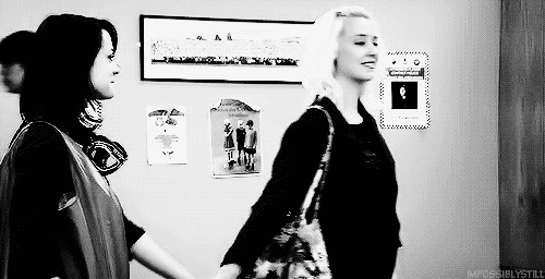impossiblystill:  SKINS → Naomily 