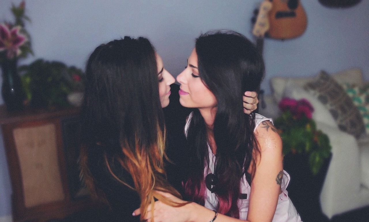 allyhills:  Just found out it’s #NationalGirlfriendDay so here’s to the best