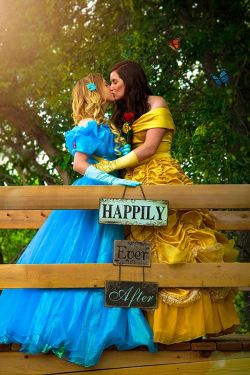 brycehalvorson: lillolajane:  quirkinky:  refinery29:  This couple dressed as Disney princesses for their engagement photos and it was insanely adorable Photos: Taylor Snyder Art &amp; Photography  @lillolajane  Now this is relevant to my interests  Aweso