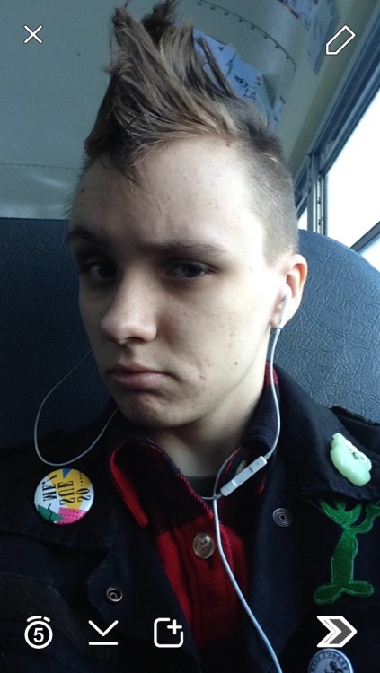 bourgeoisbaiser: swarnpert: me on th bus earlier youre in fucking high school what the fuck???????? 