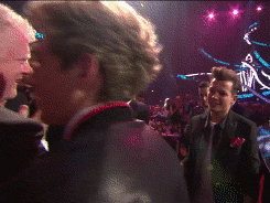 proudoflou:  do you ever remember how much louis hates modest and feel like ‘same