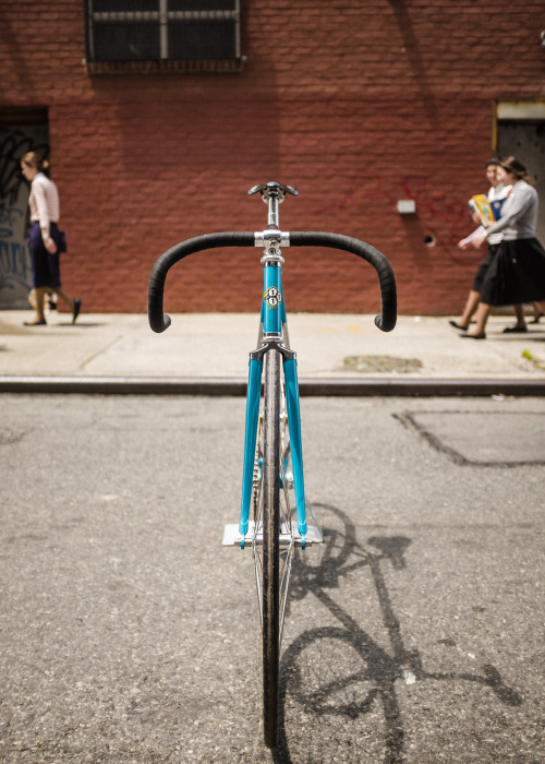 deluxecycles: Kenji’s new 3Rensho with a stunning collection of components. The new direct drive 75 