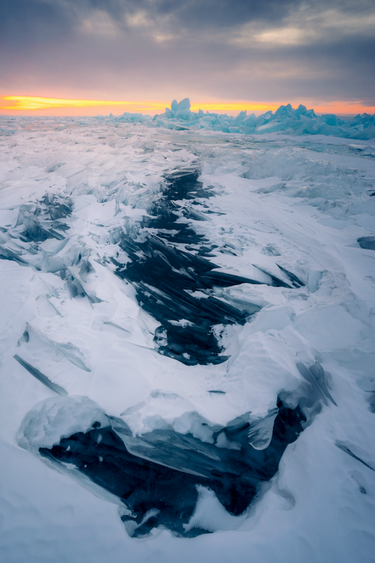 tulipnight:  Ice Planet by Amarate Tansawet 