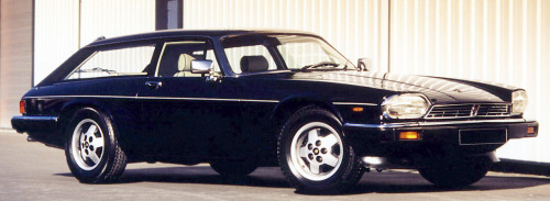 carsthatnevermadeitetc:
“Lynx Eventer, 1983. A shooting brake version of the Jaguar XJS coachbuilt by Lynx Engineering. Conversions took place between 1983 and 2002 by only 67 were made
”