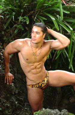 mrstuartlookatme:  El Tarzan de Venezuela - Bulge