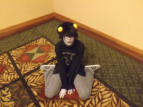 hotchameowmile:  Two of the best Homestuck cosplayers in existence.  I am so glad to have been able to take these photos.  You guys are rad.  I love you both, and I think these all turned out perfect. Dave: dancinghomestuckforever Karkat: etherpret