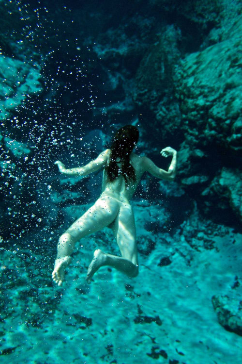 underwater girls