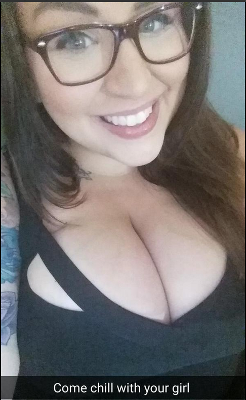 housewifeswag:  I think my leggings are see through? Come hang out with my sick ass