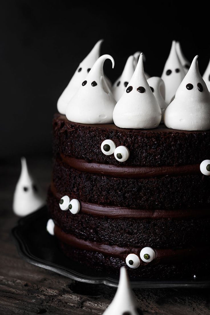 sweetoothgirl:Chocolate Ghost Cake