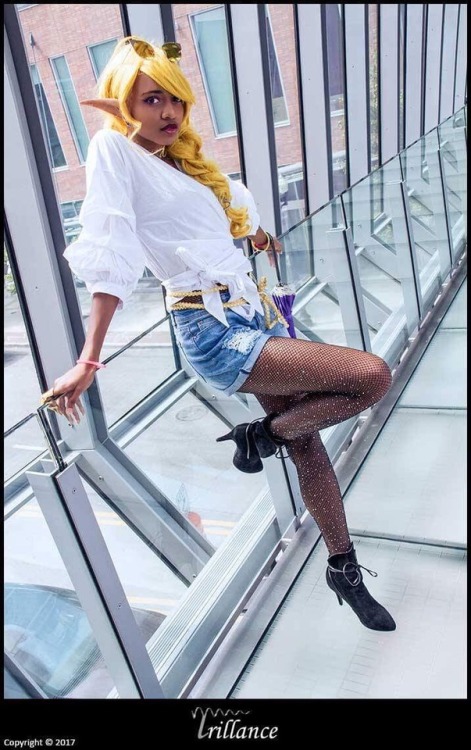 bananadee-split: Taako bell out here serving L O O KS [image description: several photos of a person