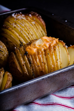 foodffs:  Hasselback potatoes Really nice