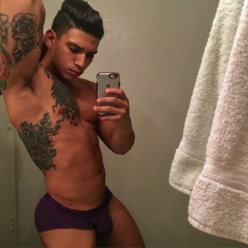 hothunks-bubblebutts:  IG: fulltimepapi porn pictures