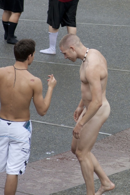 spycamdude2: gayamateurclub:  Hot Amateur Guys Having Fun in the street !  Like amateur gu