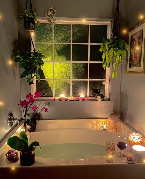 home-deco-ideas:Cozy bathroom sanctuary… via ift.tt/3ny1Fyv