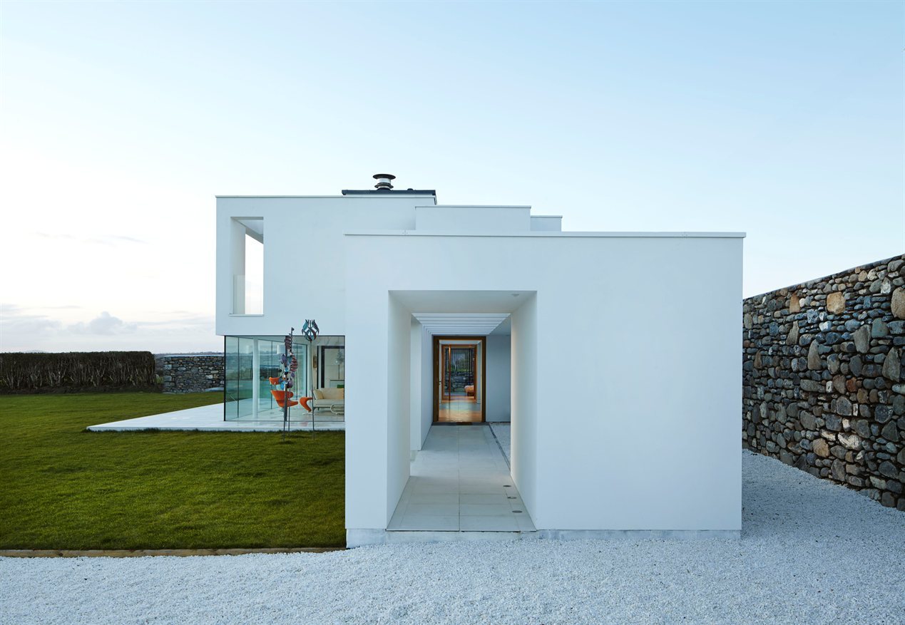 archatlas:      Cefn Castell in Criccieth North Wales    Cefn Castell by stephenson