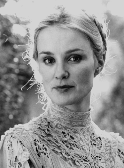 fuckyeahjessicalange:  Jessica Lange, 1982.