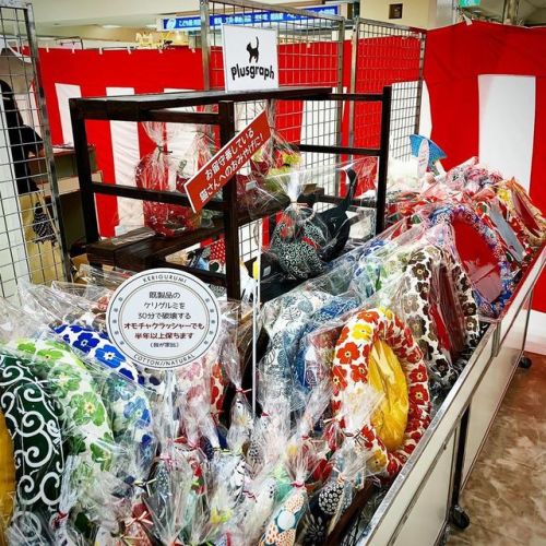 明日から京王百貨店の「みんなイヌみんなネコ」に参加します。 僕は嫁さんの手伝いです。 #みんなイヌみんなネコ www.instagram.com/p/B1JGpTIgJRm/?igsh