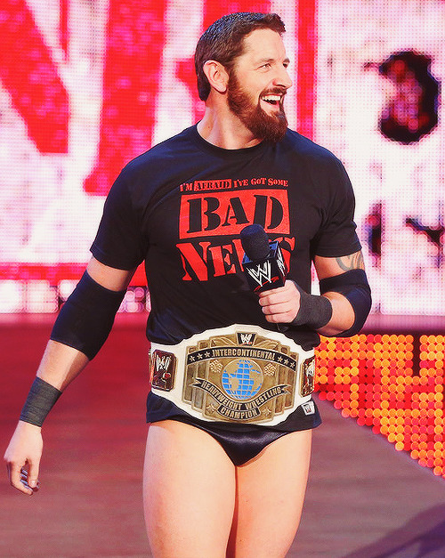 That bulge really holds up the title high