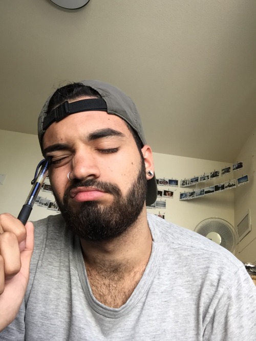 nvclearbomb:*Wears hat to hide gross hair*