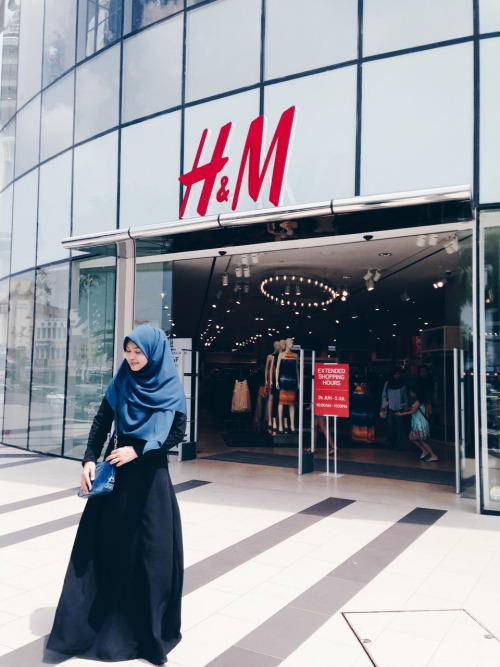RAMADAN 28: LAST MINUTE SHOPPINGI’m still trying to grasp that it’s already the 28th. Go