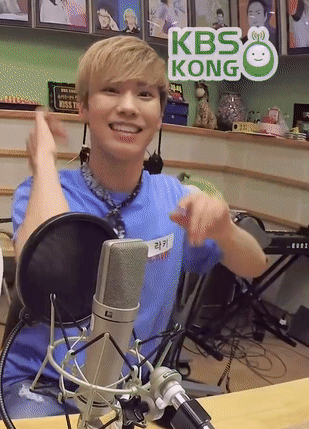 moon-hyuks:  moonrock jamming to breathless