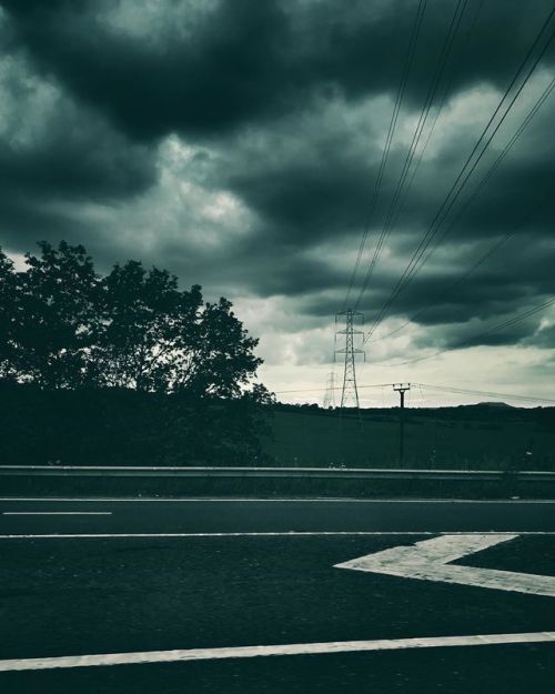 . . . #landscapephotography #journeyhome #monochrome #landscape #signsoflife #travel #dramaticskies 