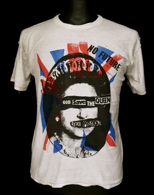 punkpistol-seditionaries:  . Photo: http://punkpistol-seditionaries.tumblr.com T-shirt the property PunkPistol @ www.SEDITIONARIES.com .