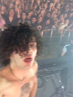 the-1975-pics:  Matty with my best mates
