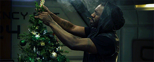 signalrun:dustrial-inc:caligularib:Current sexual orientation: Idris Elba decorating a Christmas tre