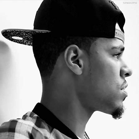 a-god-complex:  when i dont have my headphones but im bumping to a song in my head